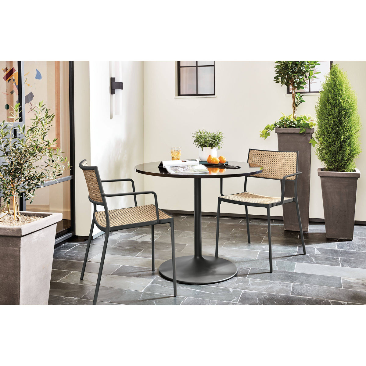 White Round Patio Table Z4610