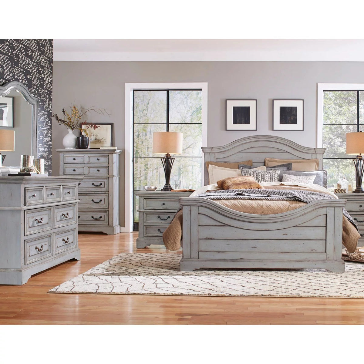 3 Drawer Nightstand H60218