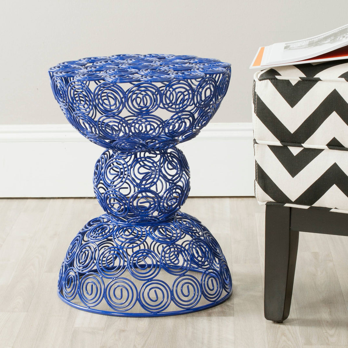 Dark Blue Iron Wire Stool P3502