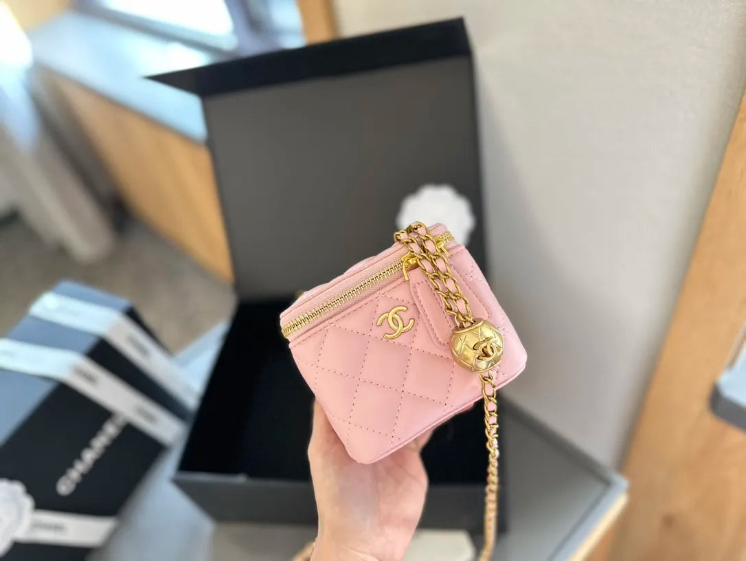 Quilted Lambskin Mini Vanity Case with Chain M7436